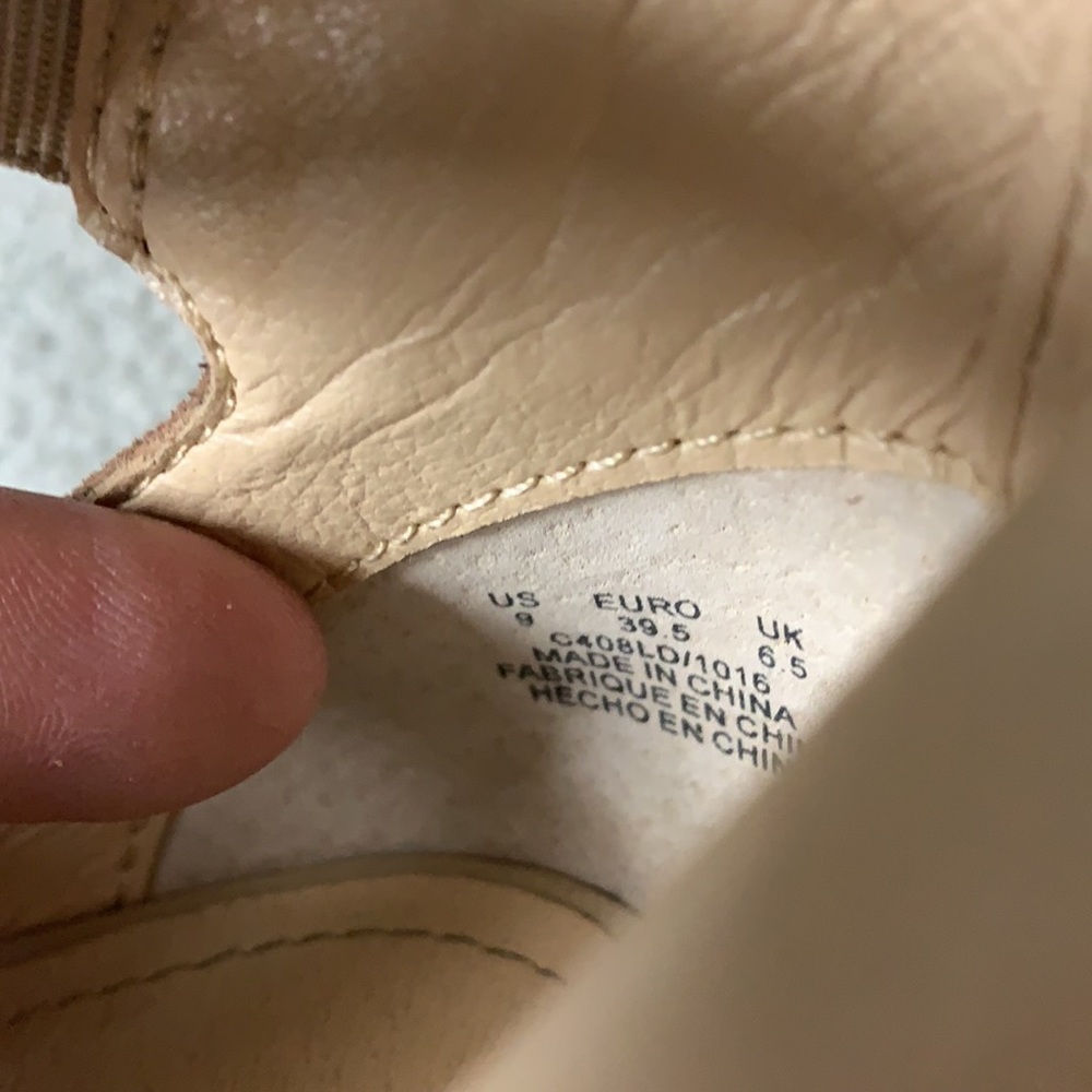 Anthropologie {Kelsi Dagger}Sz 9 Distressed Heels - Picture 11 of 12